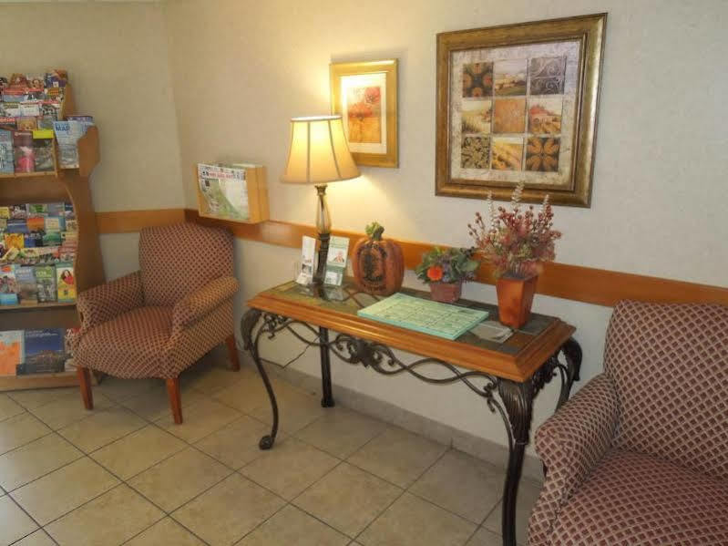 Baymont By Wyndham Essex Burlington Area Hotel Exterior foto