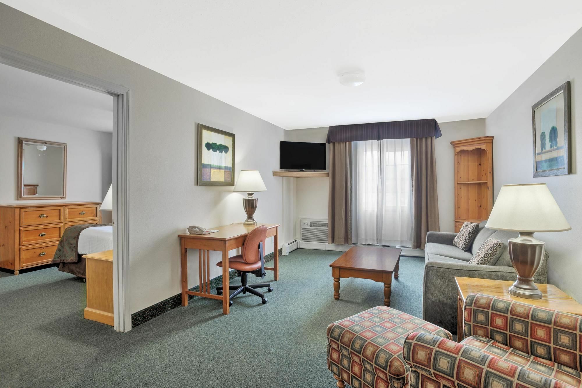 Baymont By Wyndham Essex Burlington Area Hotel Exterior foto