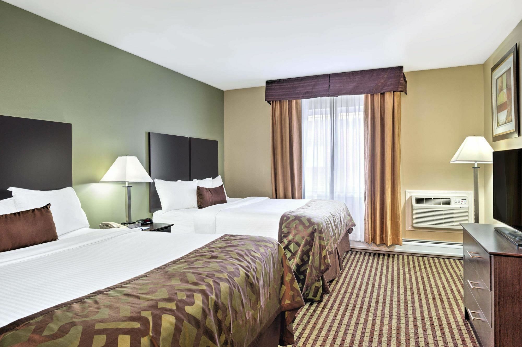 Baymont By Wyndham Essex Burlington Area Hotel Exterior foto